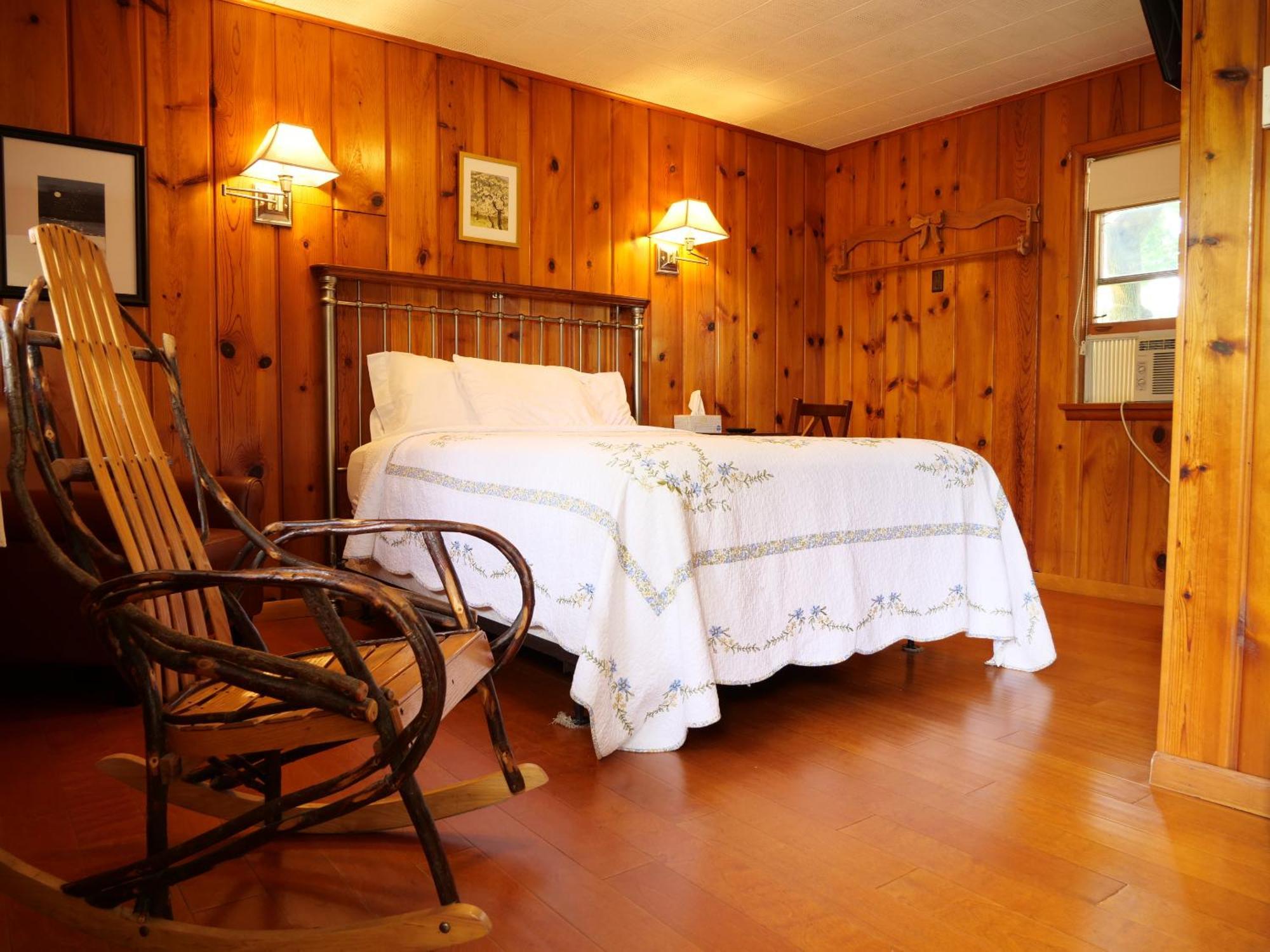 Ludington Blue Spruce Inn Kamer foto